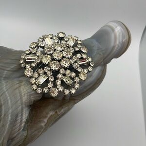 Weiss clear rhinestone brooch 🔥